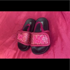 Toddler girls Michael Kors slide sandals size 4/5